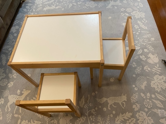 有名人芸能人】 IKEA イケア 子供用テーブル チェア2脚付 ホワイト 白 パイン材 10178413 LATT レット キッズテーブル 
